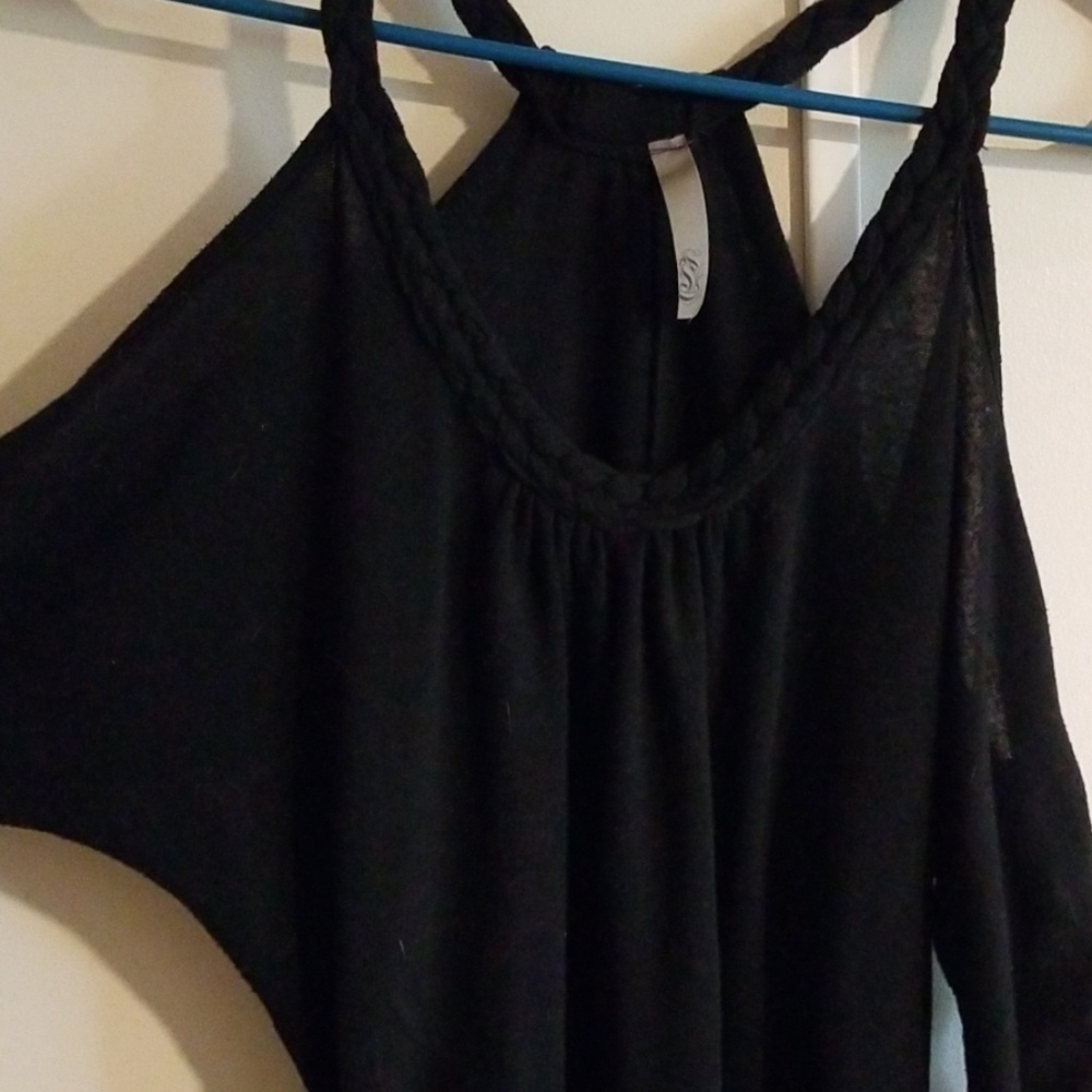 🍒3/$12🍒Black cold shoulder top